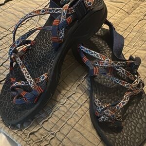 Women's Strappy Chacos Auburn